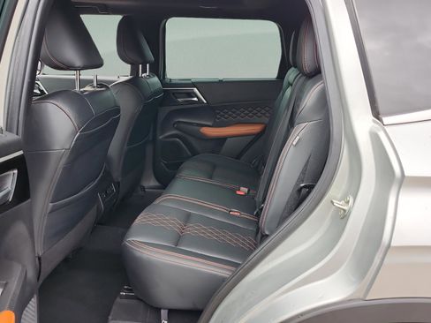 Used 2022 Mitsubishi Outlander SEL image 12