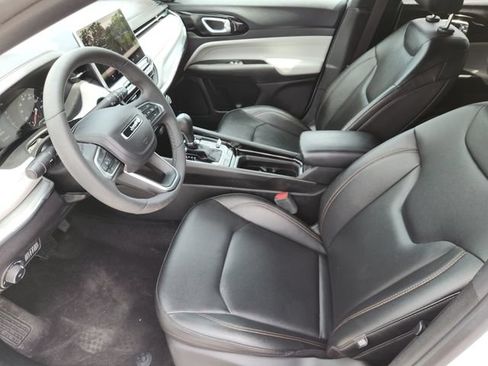 Used 2024 Jeep Compass Limited AWD/4WD image 11