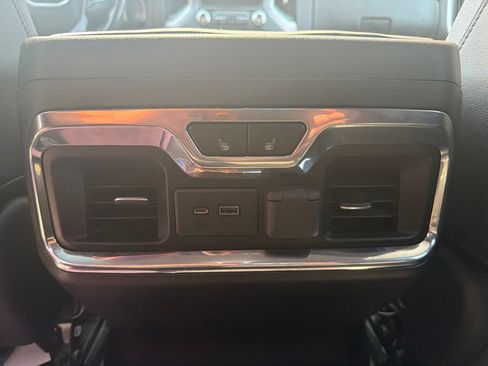 Used 2020 GMC Sierra 3500 SLT w/ SLT Convenience Package AWD/4WD image 18