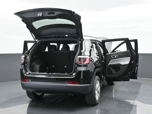 Used 2025 Jeep Compass Latitude image 65