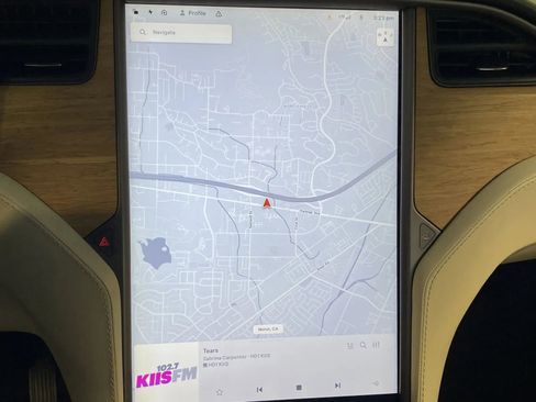 Used 2018 Tesla Model X 75D image 14