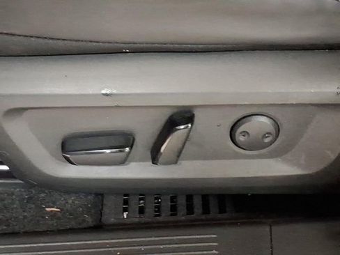 Used 2023 Nissan Rogue SV w/ SV Premium B Package image 18