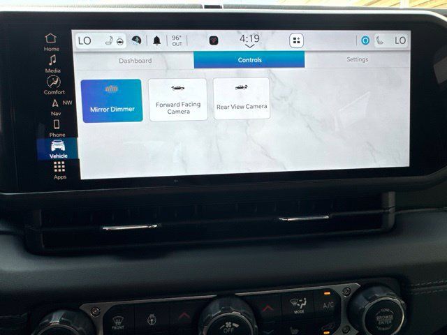 Used 2025 Jeep Gladiator Mojave AWD/4WD image 19