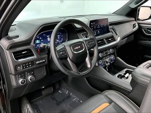 Used 2023 GMC Yukon AT4 w/ Technology Package AWD/4WD image 13