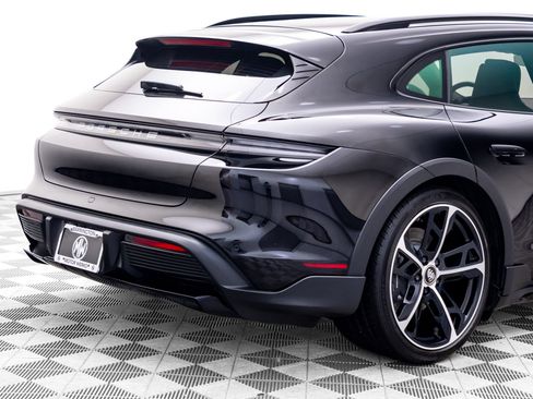 Certified 2022 Porsche Taycan 4 Cross Turismo AWD/4WD image 33