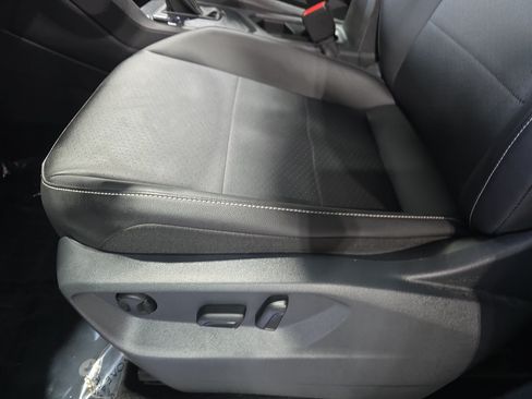 Used 2021 Volkswagen Tiguan SE FWD image 28