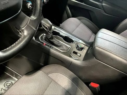 Used 2023 Chevrolet Traverse LT FWD image 18