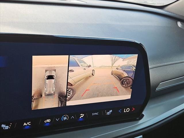 New 2027 Chevrolet Traverse LT w/ Driver Confidence Package FWD image 13