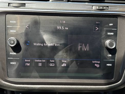 Used 2019 Volkswagen Tiguan SE w/ Panoramic Sunroof Package FWD image 24