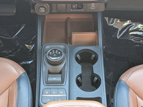 Used 2022 Ford Maverick Lariat w/ Equipment Group 500A Standard image 19