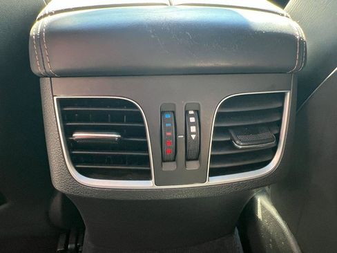 Used 2018 Genesis G80 3.3T Sport image 12