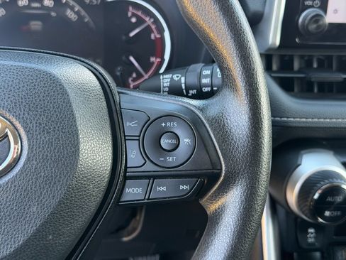 Used 2024 Toyota RAV4 XLE FWD image 23