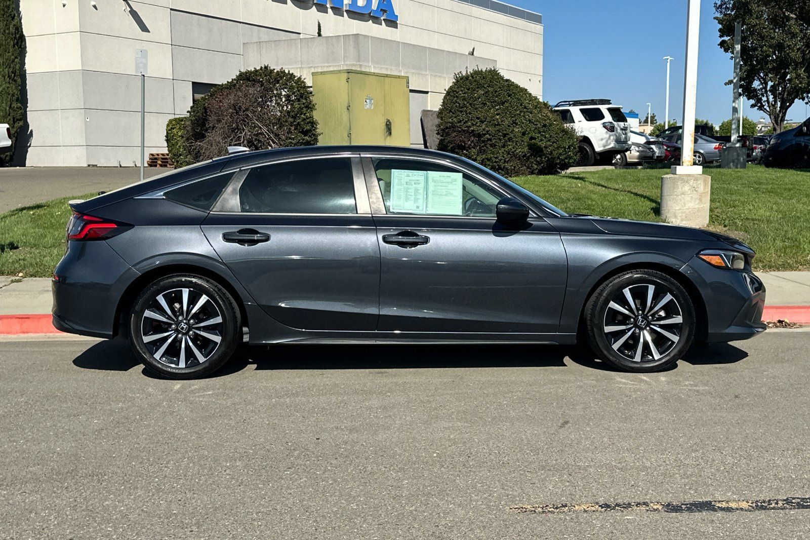 Certified 2024 Honda Civic EX-L image 3