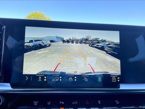 Used 2024 Chevrolet Silverado 2500 High Country w/ High Country Premium Package AWD/4WD image 15