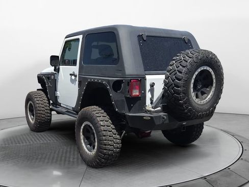 Used 2017 Jeep Wrangler Rubicon w/ Power Convenience Group AWD/4WD image 3
