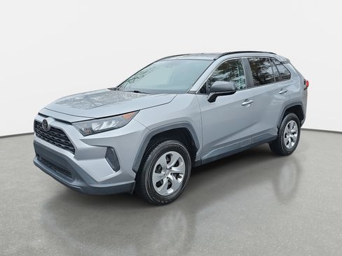 Used 2019 Toyota RAV4 LE image 7