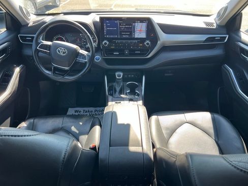 Used 2021 Toyota Highlander Platinum AWD/4WD image 12