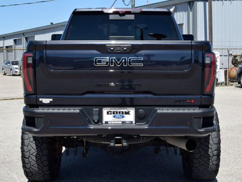 Used 2024 GMC Sierra 2500 AT4 w/ AT4 Premium Plus Package image 5