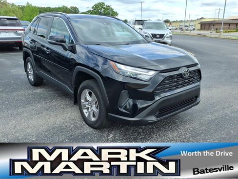 Used 2022 Toyota RAV4 XLE w/ Convenience Package FWD image 1