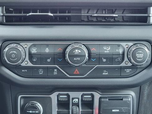 New 2026 Jeep Gladiator Sport AWD/4WD image 28