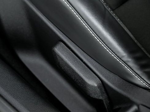 Used 2020 Ford Mustang Shelby GT500 w/ Carbon Fiber Track Pack RWD image 18