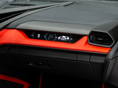 Used 2024 Lamborghini Revuelto image 37