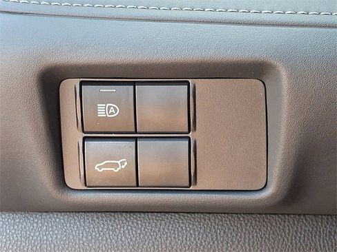 Certified 2022 Toyota Highlander XLE image 26