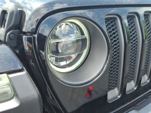 Certified 2022 Jeep Wrangler Unlimited Rubicon w/ LED Lighting Group AWD/4WD image 10