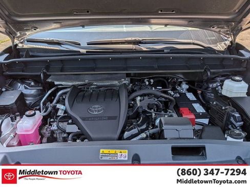 Certified 2024 Toyota Highlander XLE AWD/4WD image 38