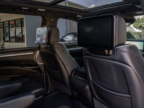 Used 2025 Cadillac Escalade V w/ LPO, Floor Liner Package image 27