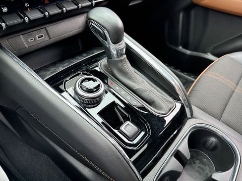 Used 2024 GMC Canyon AT4 image 20