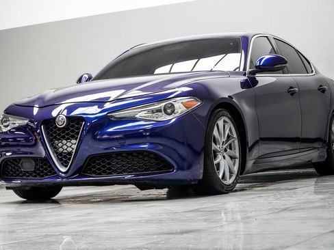 Used 2019 Alfa Romeo Giulia RWD image 8