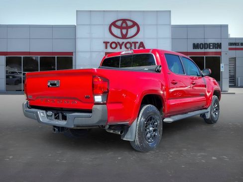 Used 2020 Toyota Tacoma SR5 RWD image 6