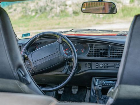 Used 1988 Porsche 944 Turbo image 39