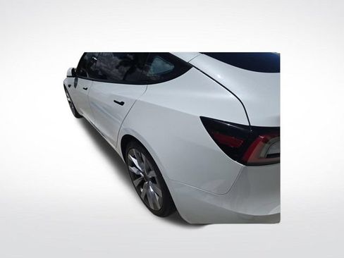 Used 2024 Tesla Model 3 Standard Range RWD image 5