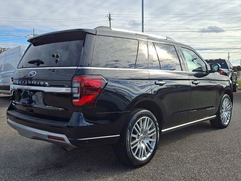 Certified 2024 Ford Expedition Platinum image 10