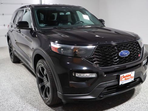 Used 2022 Ford Explorer ST w/ ST Street Pack image 5