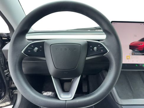 Used 2025 Tesla Model 3 image 21