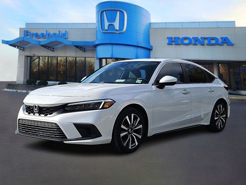 Certified 2024 Honda Civic EX-L image 3