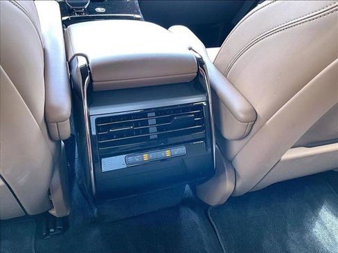 Used 2024 Land Rover Range Rover Sport SE image 25