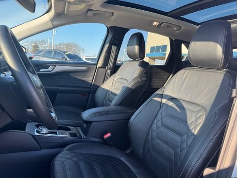 Used 2023 Ford Escape Platinum w/ Premium Technology Package AWD/4WD image 25