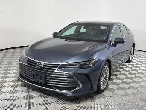 Used 2020 Toyota Avalon Limited w/ All Weather Liner Package FWD image 10