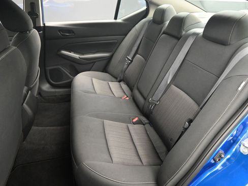 Used 2025 Nissan Altima 2.5 SV image 11