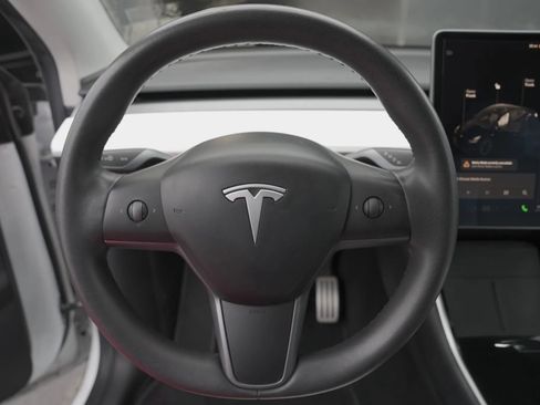 Used 2020 Tesla Model Y Long Range image 17