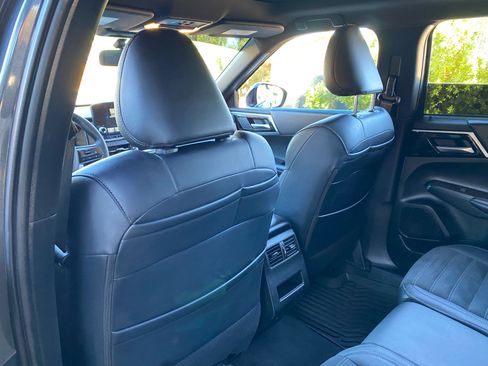 Used 2024 Mitsubishi Outlander SE Black Edition image 40