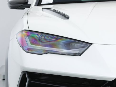 Used 2023 Lamborghini Urus Performante image 11