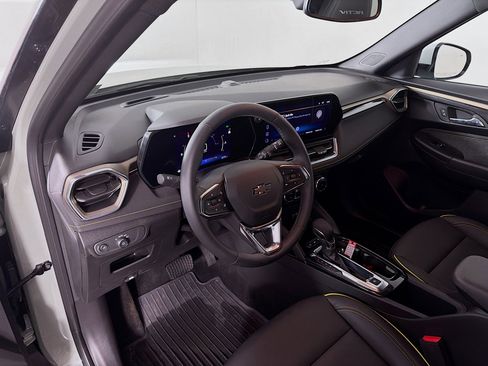 Used 2025 Chevrolet TrailBlazer ACTIV w/ Convenience Package image 10