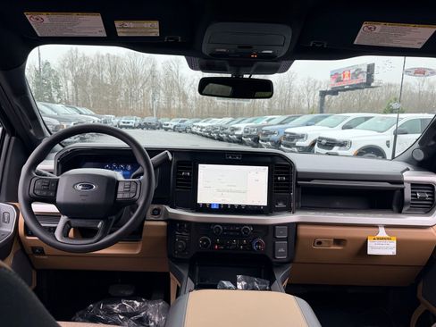 New 2026 Ford F250 XLT w/ XLT Premium Package AWD/4WD image 19