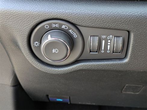 New 2026 Chrysler Pacifica Limited image 17