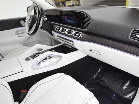 Used 2026 Mercedes-Benz Maybach GLS 600 4MATIC image 15